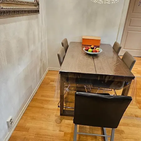 Spacious House With Stunning Mountain Views *