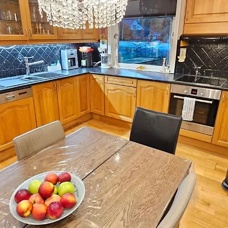 Spacious House With Stunning Mountain Views Feriehus