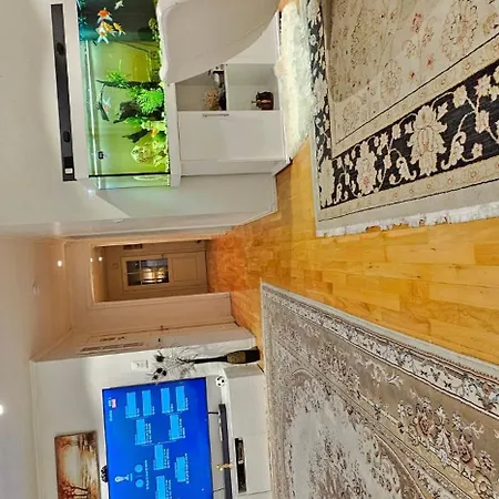 Spacious House With Stunning Mountain Views *